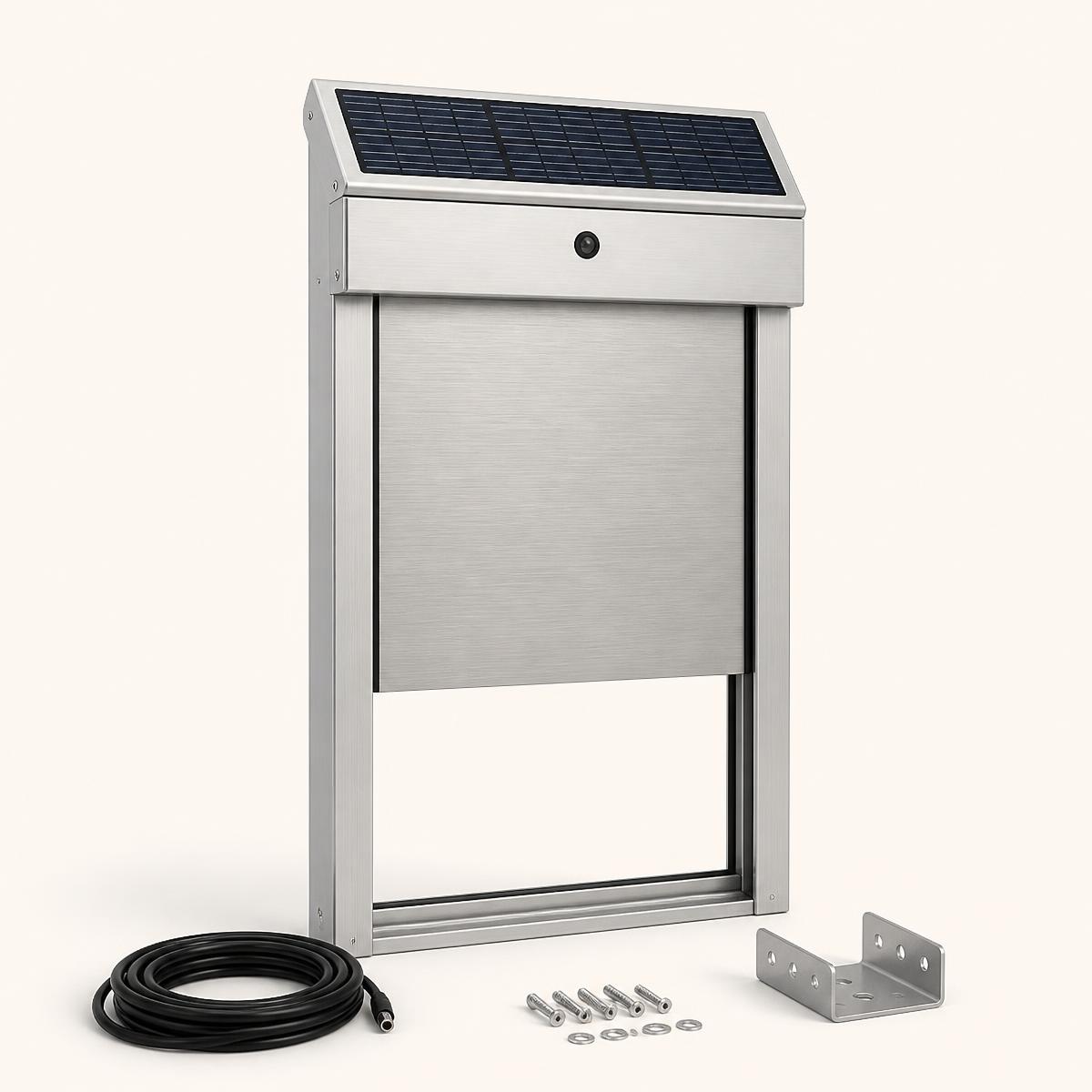 Porte automatique de poulailler solaire avec son panneau photovoltaïque